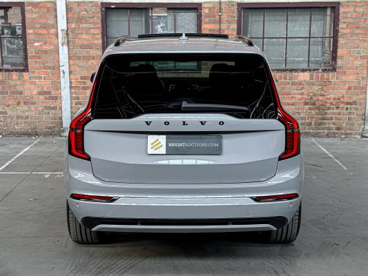 Volvo XC90 T8 AWD Plus Dark 457pk 2025 7-Persoons (1.100 KM) Fabrieksgarantie

