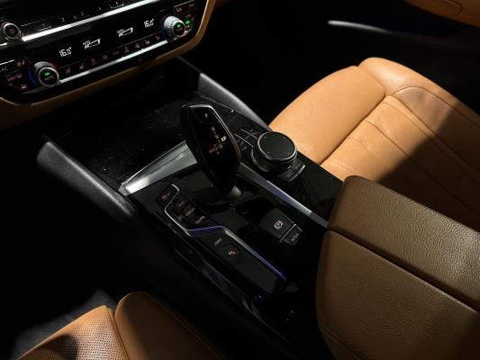 BMW 530e iPerformance High Executive 5-serie 184pk 2019 (Origineel-NL+1eigenaar), ZT-244-H