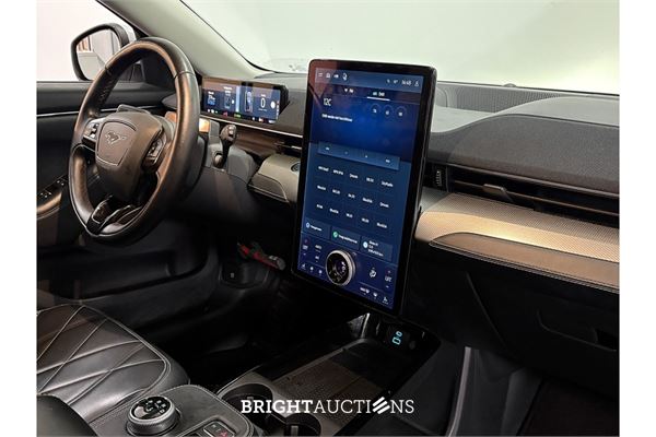 Ford Mustang RWD 75 kWh 2021 (Origineel-NL), N-768-RD