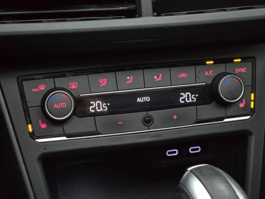 Volkswagen Polo GTI 2.0 TSI 200pk 2020, GHP-37-D