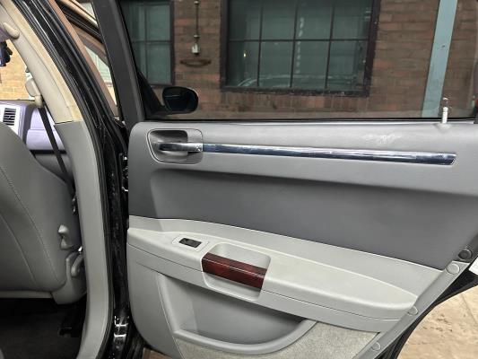 Chrysler 300C HEMI 5.7 V8 340PK 2005 