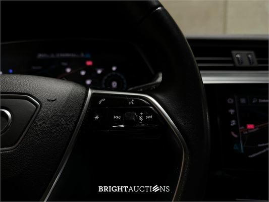 Audi e-tron 50 quattro edition 71 kWh 313pk 2020 (Origineel-NL + 1e eigenaar), J-948-HF
