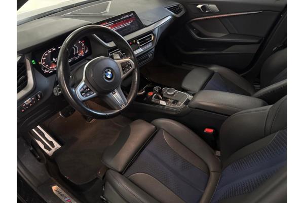 BMW M135 i Business Edition xDrive 306pk 2021 (Origineel-NL) 1-Serie, N-977-HZ