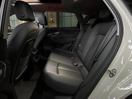 Audi e-tron 55 quattro Business edition Plus 95 kWh 408pk 2020 (Origineel-NL+1e eigenaar), K-706-KJ