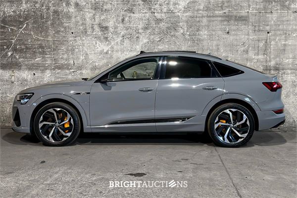 Audi e-tron Sportback 50 S edition Quattro 71 kWh 313pk 2021, T-261-RR