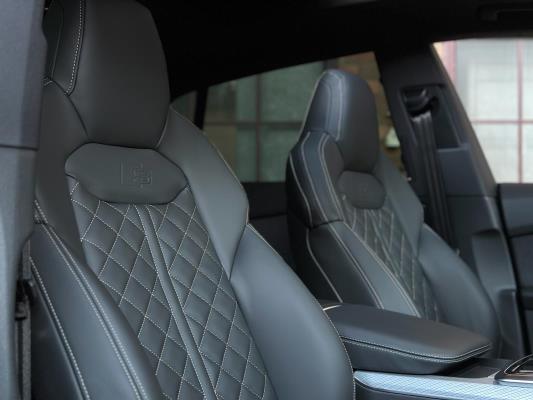 Audi Q8 55 TFSIe Quattro 3.0 V6 S-Line -NIEUW- 394PK 2025 Plug-In Hybrid (Fabrieksgarantie)