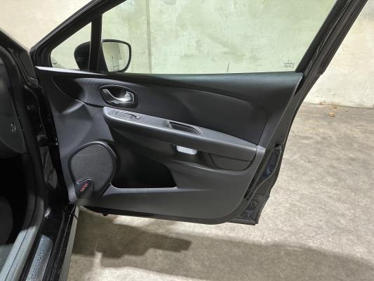 Renault Clio 1.6 R.S. Trophy 220pk 2015, K-787-PD