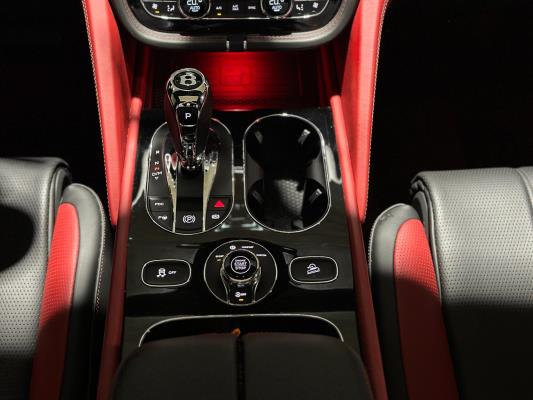 Bentley Bentayga 4.0 V8 S 549pk 2022 (Origineel-NL), P-719-VF