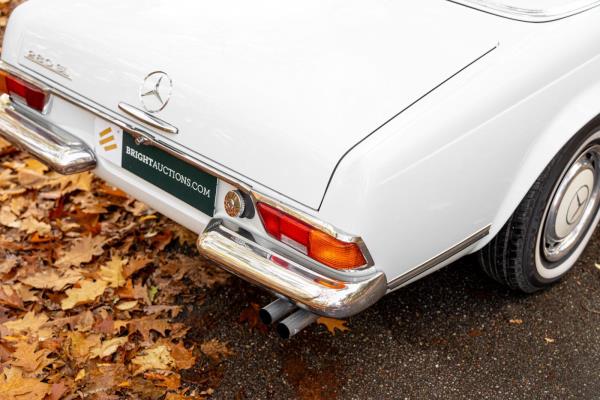 Mercedes-Benz 280 SL Pagode – Handgeschakeld – EU-uitvoering – 2.8 liter zes-in-lijn. 