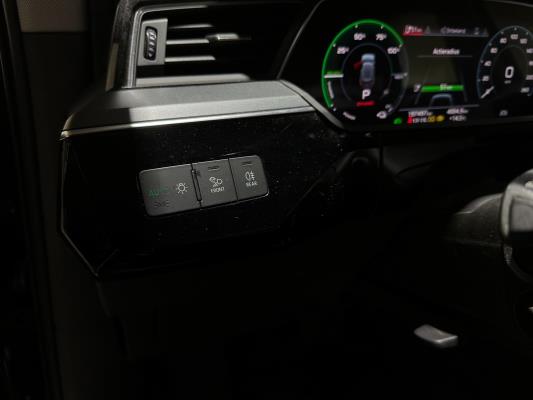 Audi e-tron 55 quattro edition 95 kWh 408pk 2020 (Origineel-NL + 1e eigenaar), K-077-BL