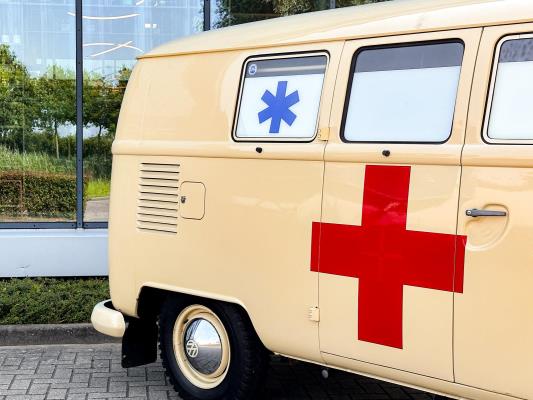 Volkswagen T1 Ambulance Transporter 1500-27 1965, BE-02-41