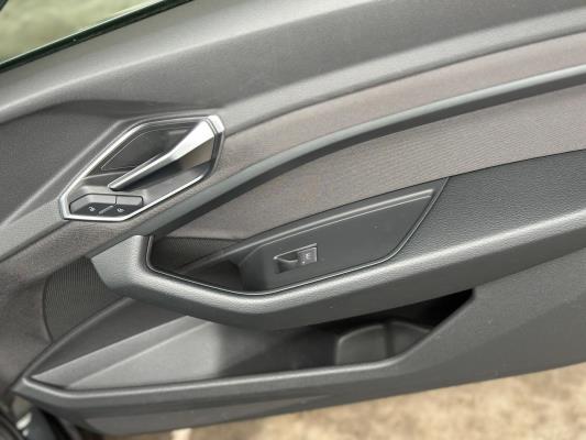 Audi E-tron 50 quattro Business edition 71 kWh 313pk 2020 (Origineel-NL+ 1e eigenaar), J-695-PX