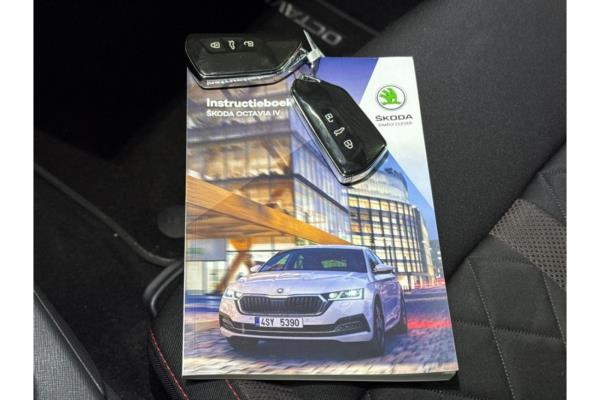 Škoda Octavia Combi RS iV PHEV Business 1.4 TSI 258pk 2021 (Origineel-NL), N-280-KK