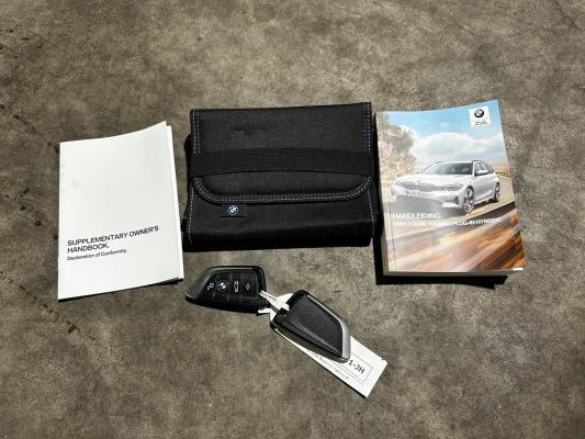 BMW 320e Touring Business Edition Plus M-Sport 204pk 2022 (Origineel-NL + 1e Eigenaar) 3-Serie G21, P-991-JH