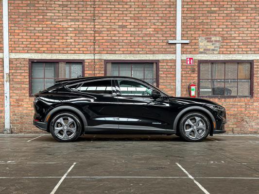 Ford Mustang Mach-E RWD 75 kWh 269pk 2021 (Origineel-NL + 1e eigenaar), N-361-JS