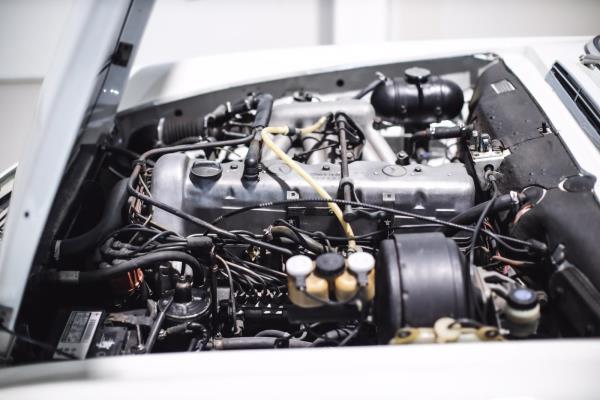 Mercedes-Benz 280 SL Pagode – Handgeschakeld – EU-uitvoering – 2.8 liter zes-in-lijn. 