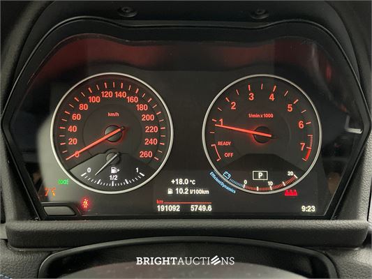 BMW 225i Active Tourer High Executive xDrive 232pk 2015 2-Serie, L-802-HD