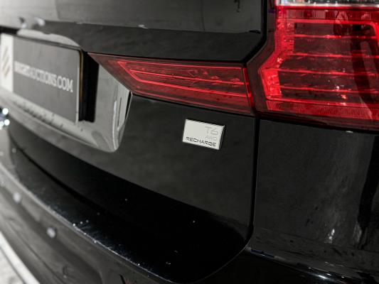 Volvo XC60 2.0 T6 Plug-in hybrid AWD Core Bright 253pk 2027 (Origineel-NL+1e eigenaar), S-190-RP