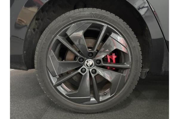 Škoda Octavia Combi RS iV PHEV Business 1.4 TSI 258pk 2021 (Origineel-NL), N-280-KK