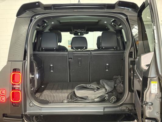 Land Rover Defender 110 P400e 110 SE 2.0 443pk 2023, X-986-PF