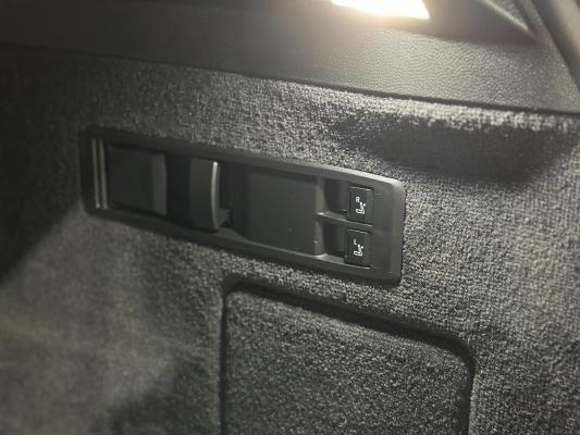 BMW iX xDrive40 Executive 77 kWh 326pk 2023 (Origineel-NL), T-756-HD