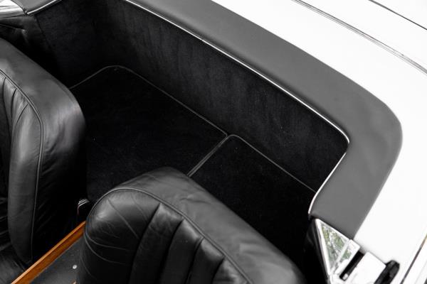 Mercedes-Benz 280 SL Pagode – Handgeschakeld – EU-uitvoering – 2.8 liter zes-in-lijn. 