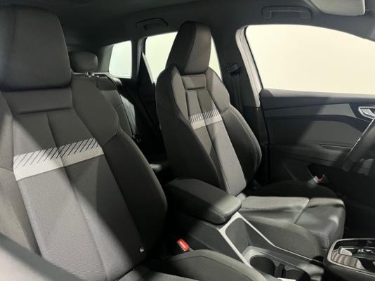 Audi Q4 e-tron 40 Launch edition Advanced Plus 77 kWh 204pk 2021 (Origineel-NL), N-823-PD