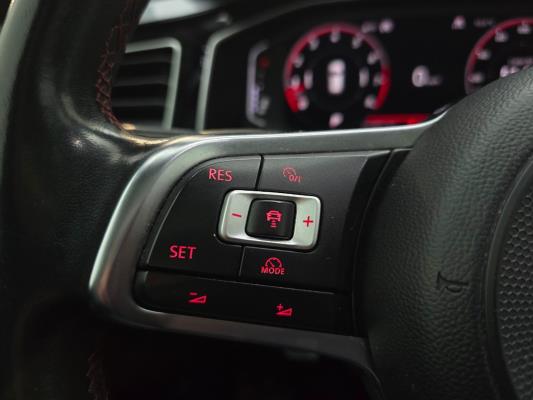 Volkswagen Polo GTI 2.0 TSI 200pk 2018, GGG-67-L