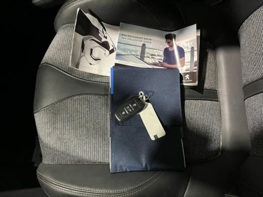 Peugeot 5008 Blue Lease Premium 1.2 PureTech 131pk 2020 (Origineel-NL), J-584-RN