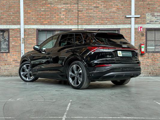 Audi Q4 e-tron 50 quattro Launch edition S Competition 77 kWh 299pk 2022 (Origineel-NL+1e eigenaar), P-122-GB 