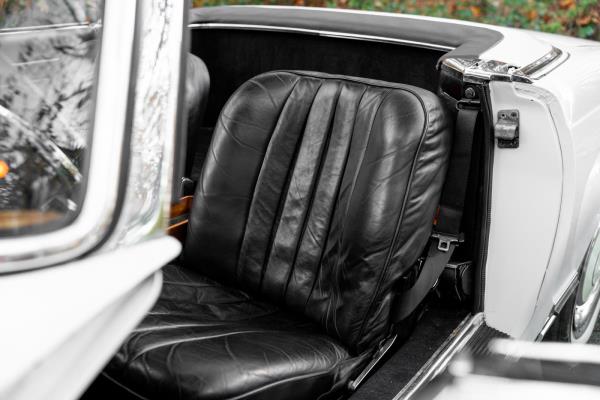 Mercedes-Benz 280 SL Pagode – Handgeschakeld – EU-uitvoering – 2.8 liter zes-in-lijn. 