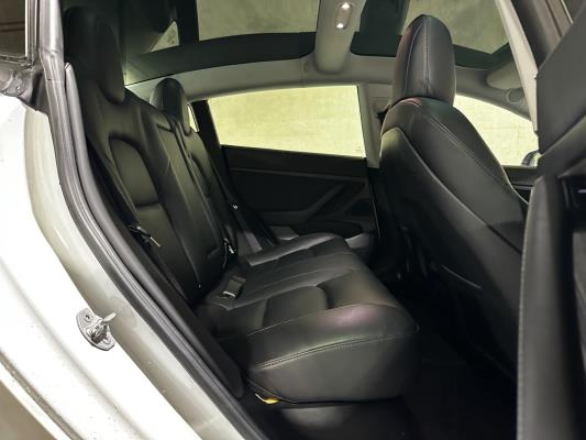 Tesla Model 3 Standard RWD Plus 60 kWh 238pk 2020 (Origineel-NL), J-064-LB