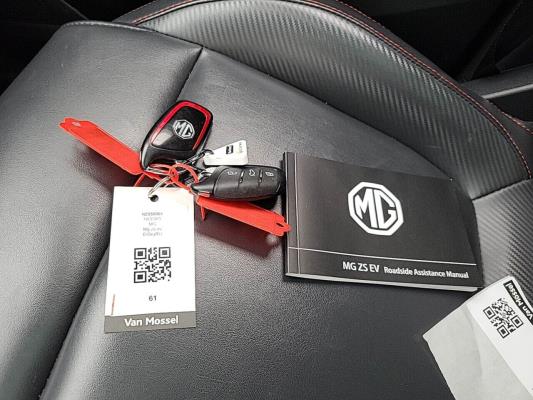 MG ZS EV Long R Luxury 156pk 2021 (Origineel-NL), N-633-XG