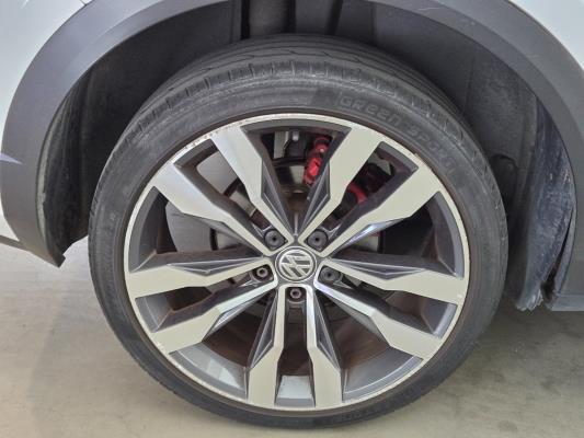 Volkswagen T-Roc Sport Business R 1.5 TSI 150pk 2019, L-422-GX