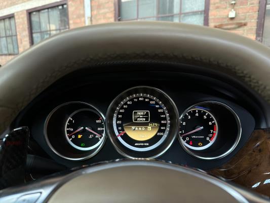 Mercedes-Benz CLS63 AMG 5.5 V8 525pk 2012 CLS-Klasse (53.000 KM)
