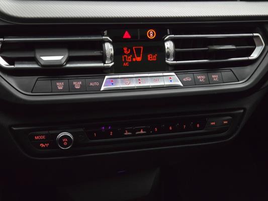 BMW 1-serie Executive Edition 140pk 2020 (Origineel-NL), J-897-BH