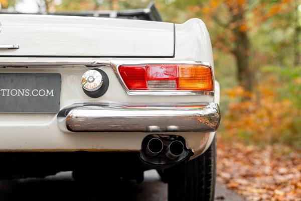 Mercedes-Benz 280 SL Pagode – Handgeschakeld – EU-uitvoering – 2.8 liter zes-in-lijn. 