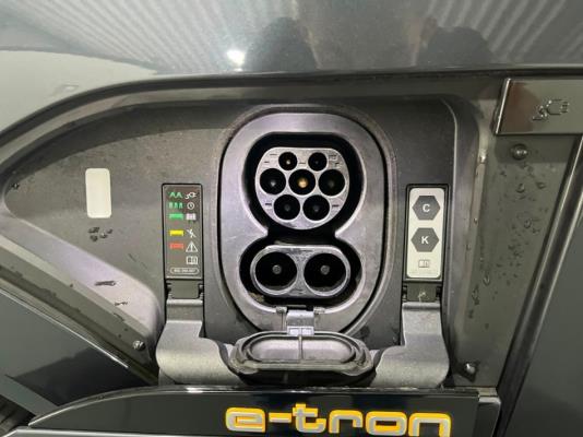 Audi e-tron 55 Business edition Quattro 95 kWh 408pk 2021 (Origineel-NL), L-079-HT