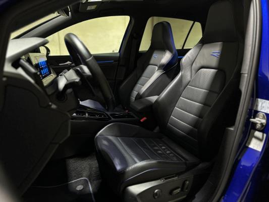 Volkswagen Golf VIII R 4Motion 20th Annniversary -AKRAPOVIC- 2.0 TSI 320pk 2023 LIMITED (Golf 8), NL-KENTEKEN