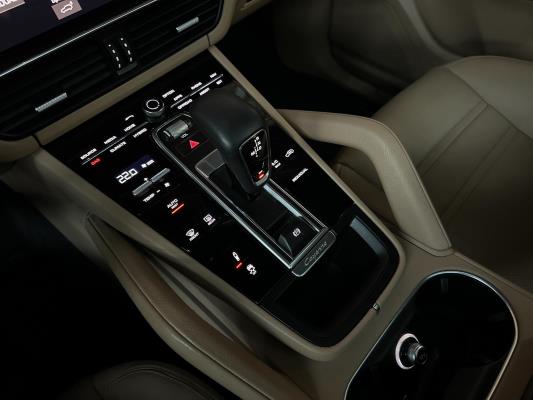 Porsche Cayenne Coupe 3.0 V6 E-Hybrid Sport-Chrono 462pk 2020, GTF-64-G
