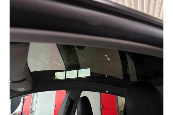 Tesla Model Y RWD 58 kWh 238hp 2024 (Original-NL), Z-870-HT