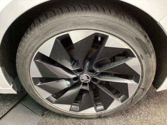 Škoda Enyaq iV 80 Sportline 204pk 2022 (Origineel-NL), P-620-FL