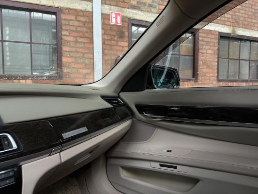 BMW ActiveHybrid7 F04 4.4 V8 465pk 2011