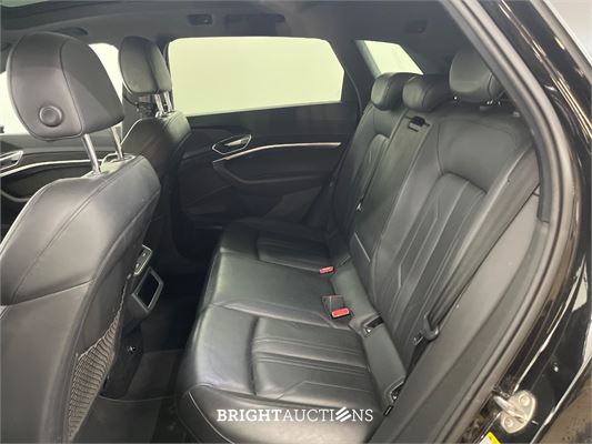 Audi e-tron 55 Business edition Plus Quattro 95 kWh 409pk 2020, L-296-BK