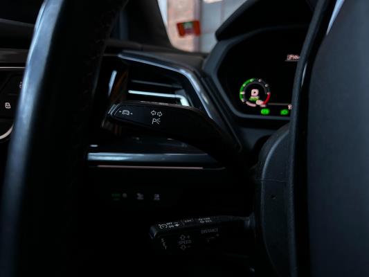 Audi Q4 e-tron 50 quattro Launch edition S Competition 77 kWh 299pk 2022 (Origineel-NL+1e eigenaar), P-122-GB 