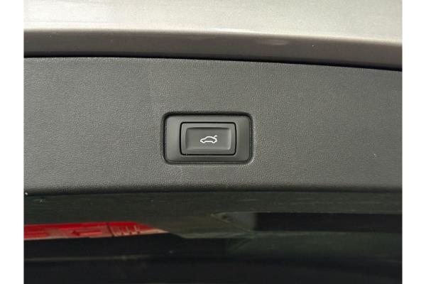 Audi Q4 40 Launch edition Advanced 77 kWh 204pk 2021 (Origineel-NL), N-883-PK