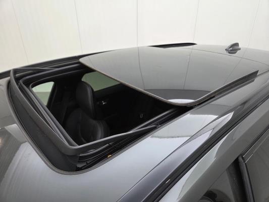 Volvo V60 T6 Recharge R-Design 2.0 AWD 398pk 2022 (Origineel-NL), P-467-DX