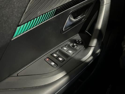 Peugeot 2008 100 Allure 1.2 PureTech 102pk 2022 (Origineel-NL), P-689-GX