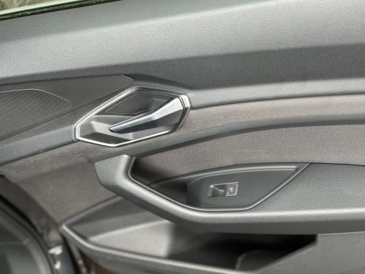 Audi E-tron 50 quattro Business edition 71 kWh 313pk 2020 (Origineel-NL+ 1e eigenaar), J-695-PX