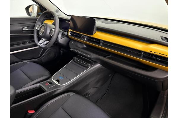 Jeep Avenger 1. Auflage 54 kWh 156hp 2023 (Original-NL), X-820-DP